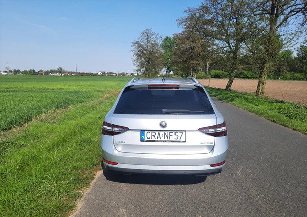 Skoda Superb cena 50900 przebieg: 299500, rok produkcji 2016 z Korfantów małe 154